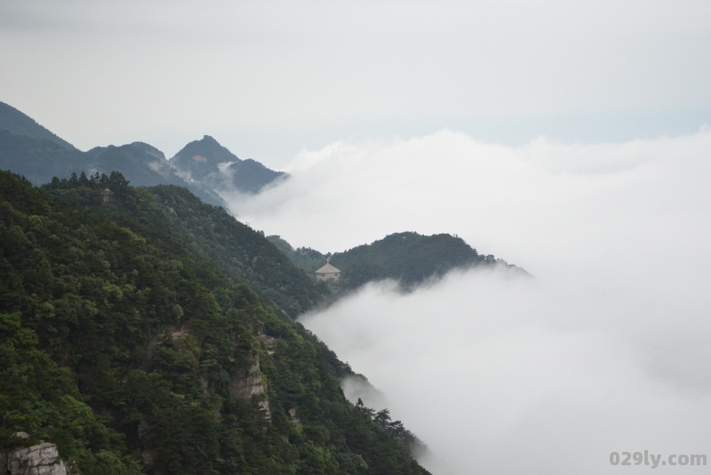 庐山瀑布（庐山瀑布图片全景图片）