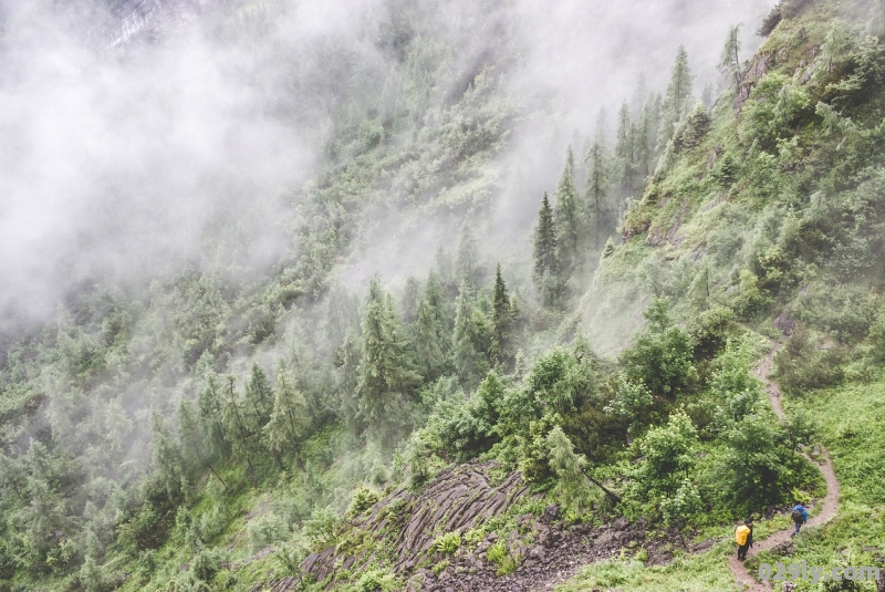 旅游天山攻略路线推荐（旅游天山攻略路线推荐理由）