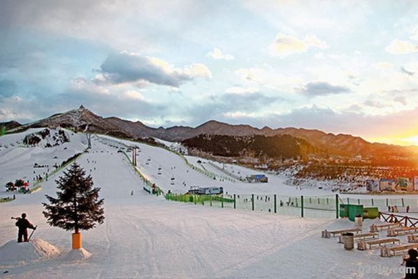 北京南山滑雪场（北京南山滑雪场什么时候开）