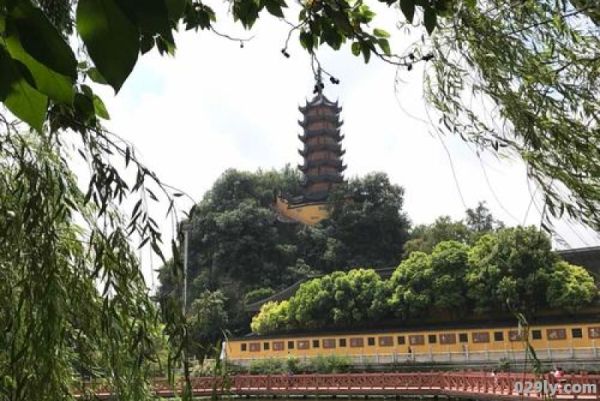 金山公园（金山公园和金山寺是一个地方吗）