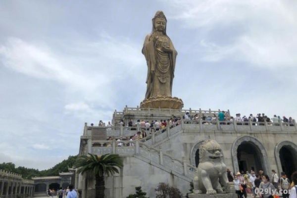 普陀山南海观音像（普陀山南海观音像是什么材质）