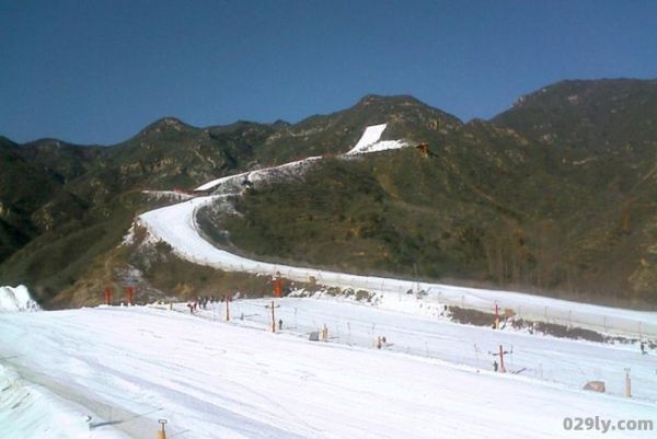 郑州桃花峪滑雪（郑州桃花峪滑雪场在哪里）