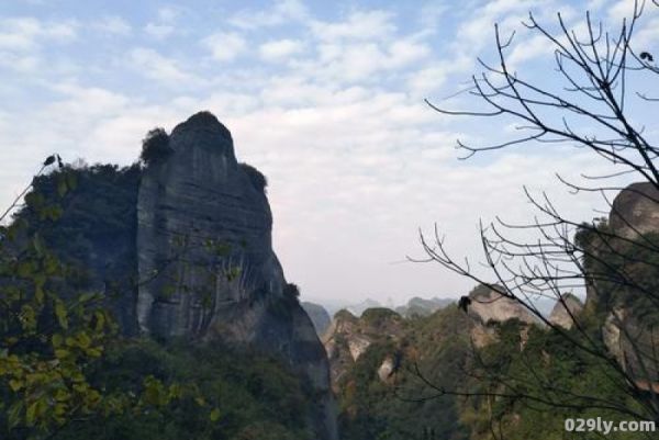 石峰寨（石峰寨的女人大结局）