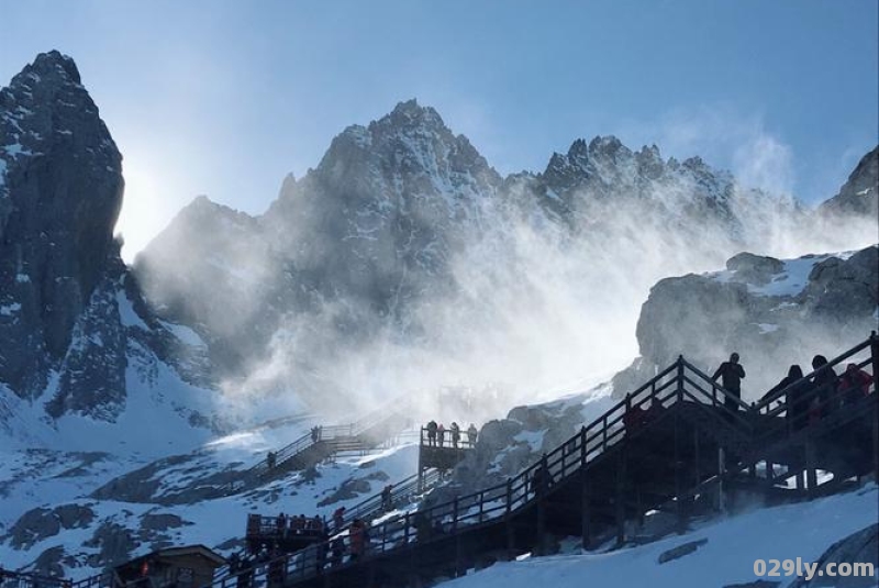 雪山旅游哪里好