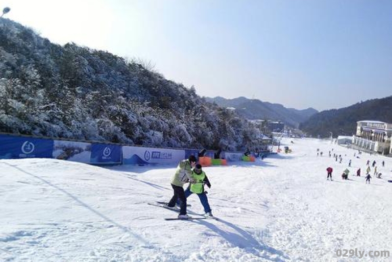 铜鼓七星岭滑雪场2022门票价格与元旦春节期间门票价格多少