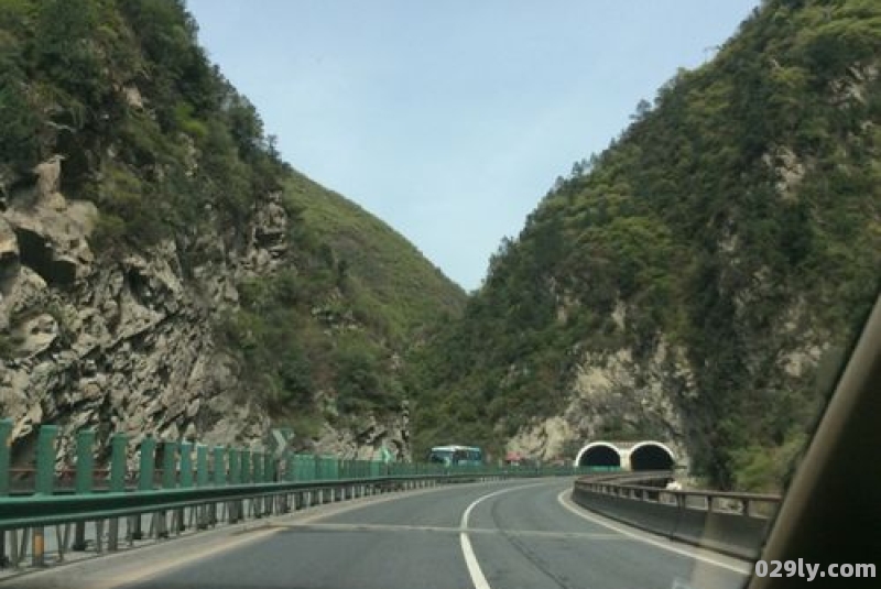 西安6人秦岭迷路（西安秦岭灵异事件）