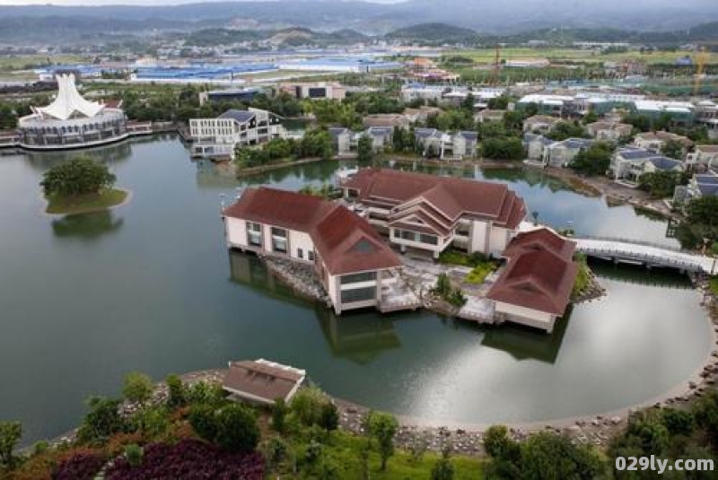 瑞丽地海温泉酒店（瑞丽地海温泉酒店地址）