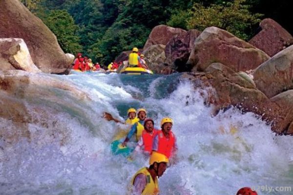 东江湖漂流（东江湖漂流和莽山漂流哪里好）