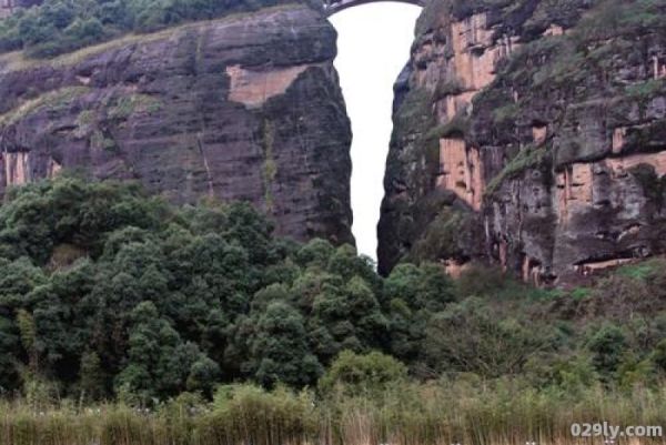 龙虎山在哪里（道教龙虎山在哪里）