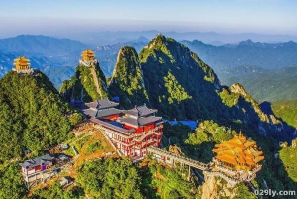 洛阳老君山（洛阳老君山风景区门票价格）