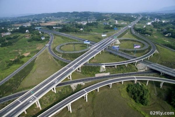 成自泸赤高速公路（成自泸赤高速公路泸州段泸州港站）