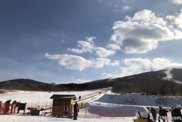 吉林市松花湖（吉林市松花湖滑雪场门票）