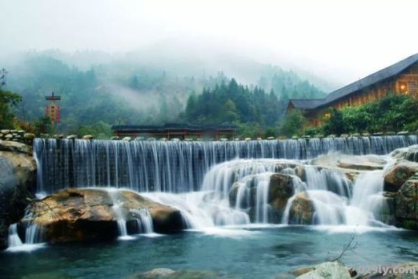 夏天最佳旅游景点（夏天旅游攻略必玩）