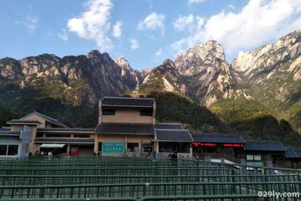 黄山自助游住宿（暑期黄山旅游自助攻略）