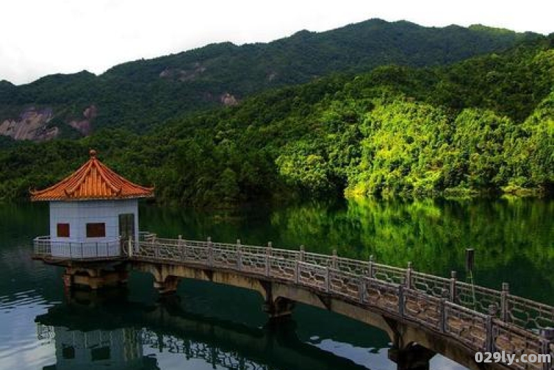 广东省内旅游景点推荐（广东省内旅游景点推荐两天）