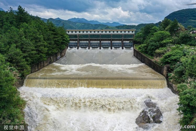 磨盘山水库（磨盘山水库泄洪）