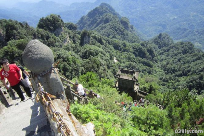 武当山旅游攻略（武当山旅游攻略二日游费用）