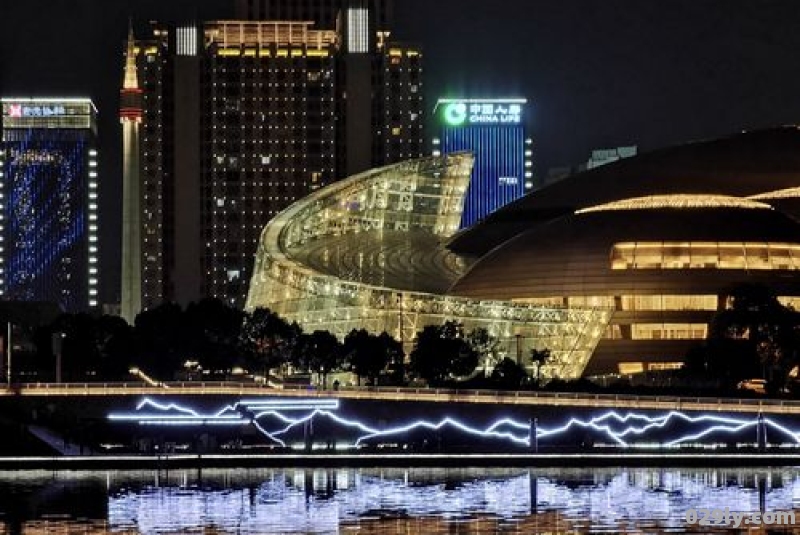 郑州jw绿地万豪酒店（郑州jw绿地万豪酒店 夜景）