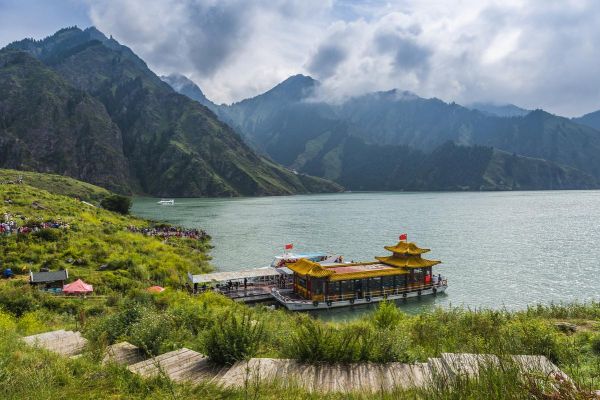 维族旅游团消费多少钱 维族旅游团消费多少钱一个月