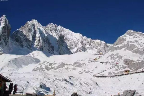 嘉峪关到西安旅游团多少钱 嘉峪关到西安旅游团多少钱啊