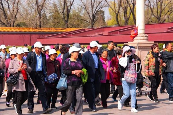 报老年旅游团多少钱 老年旅游团报名