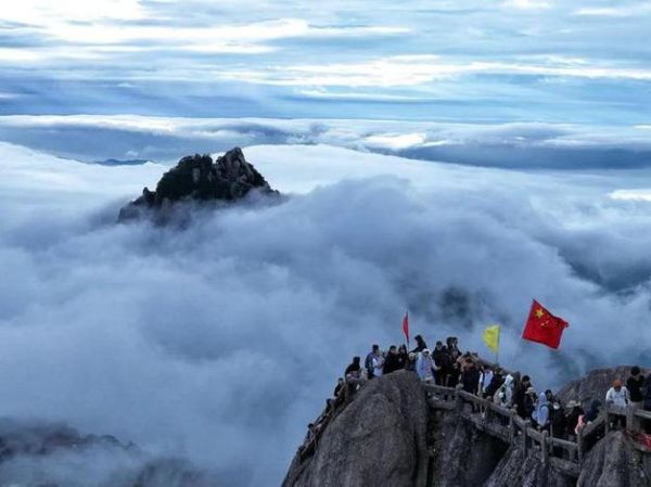 国庆黄山旅游团多少钱 国庆黄山游客